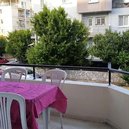 Merkezde 2+1 Daire Girne